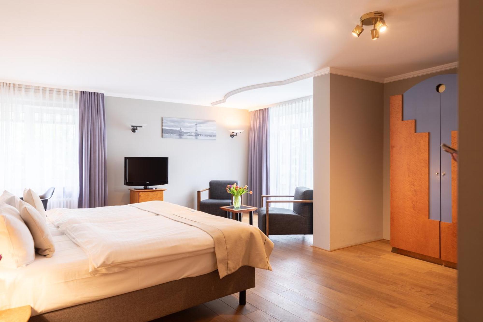 Select Hotel Friedrichshafen Phòng bức ảnh