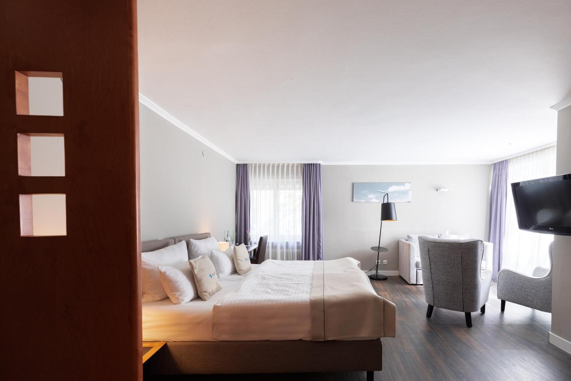 Select Hotel Friedrichshafen Ngoại thất bức ảnh
