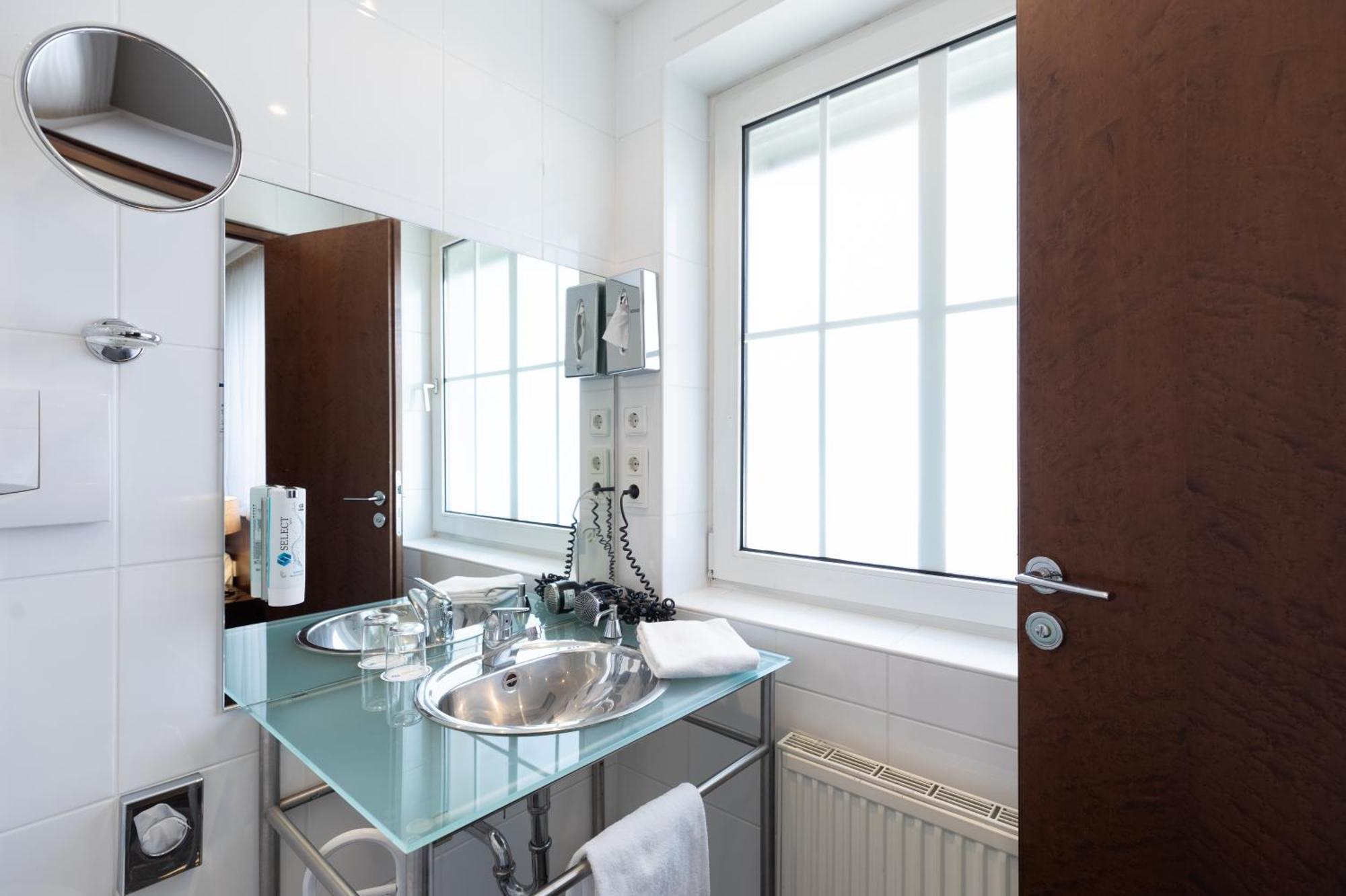 Select Hotel Friedrichshafen Phòng bức ảnh