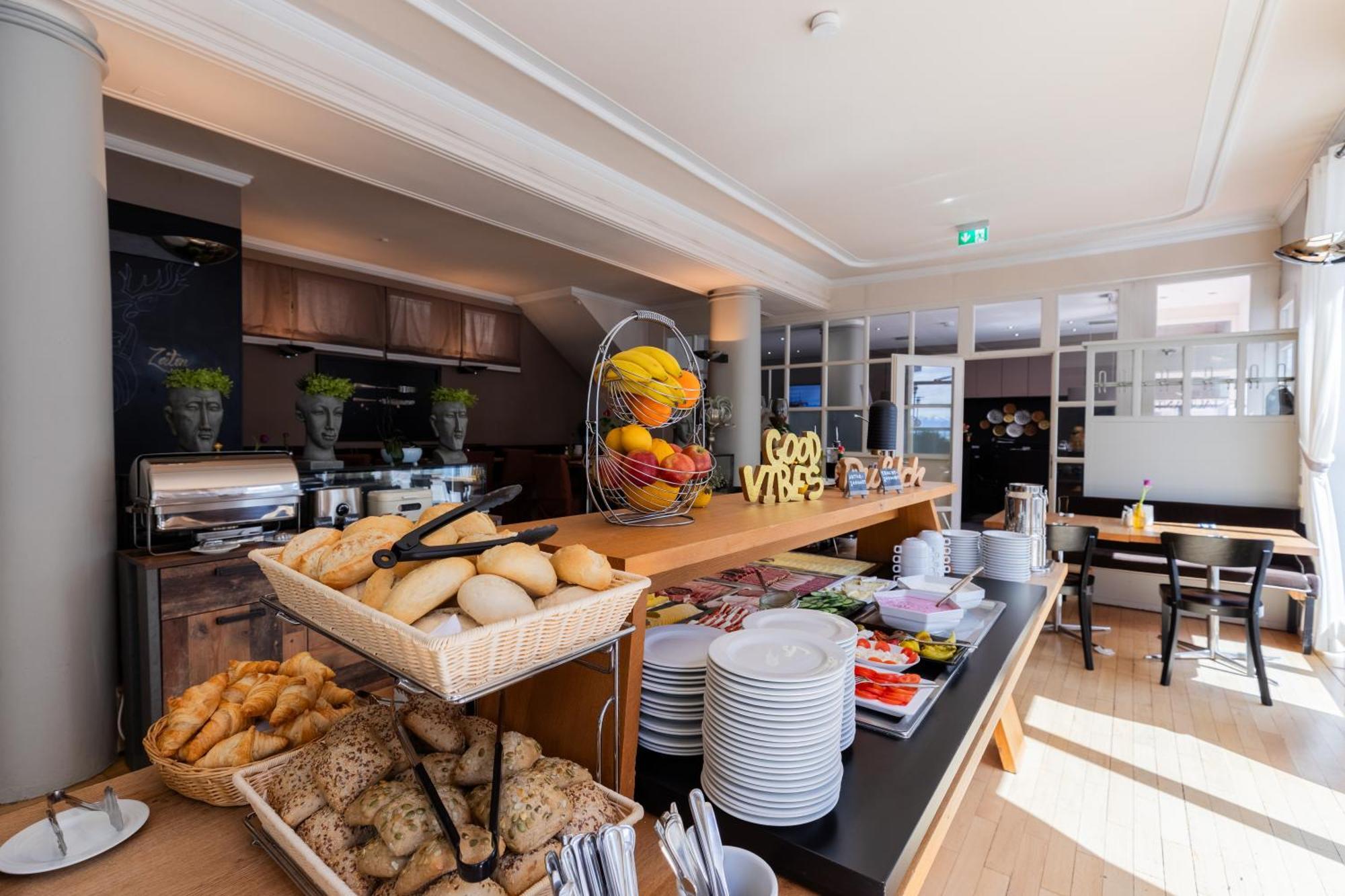 Select Hotel Friedrichshafen Ngoại thất bức ảnh