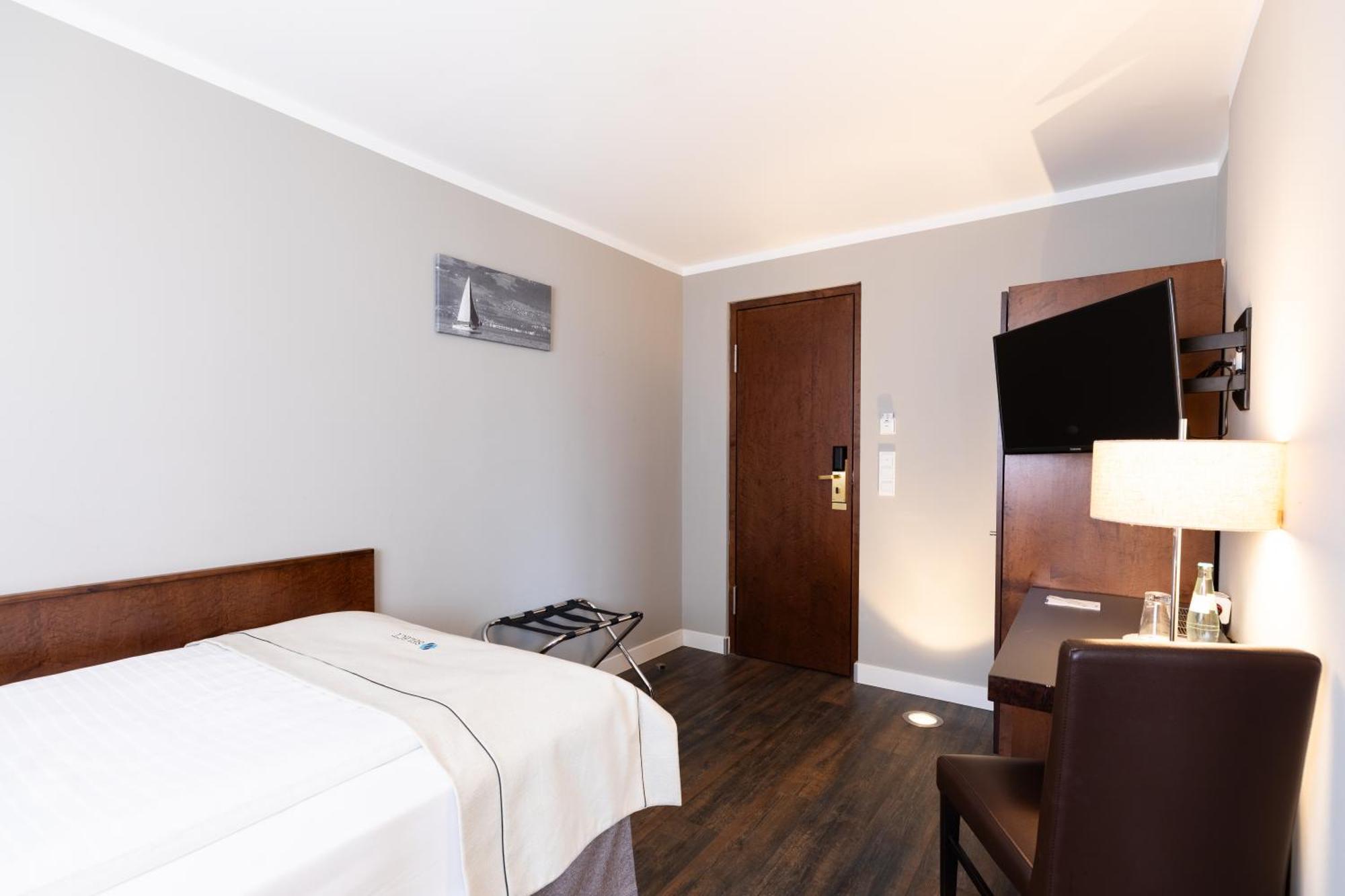 Select Hotel Friedrichshafen Phòng bức ảnh