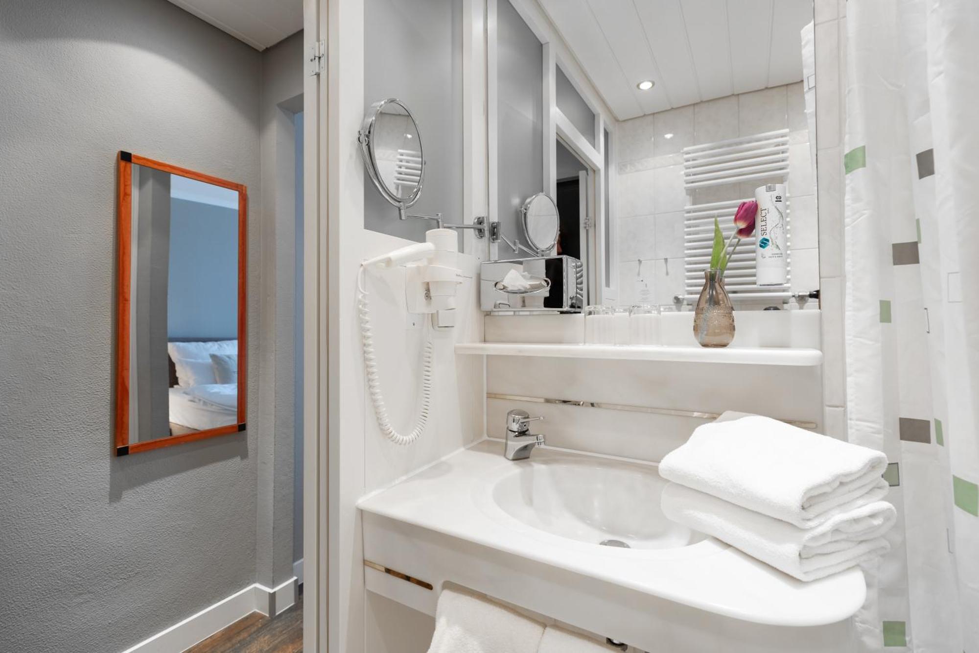 Select Hotel Friedrichshafen Phòng bức ảnh