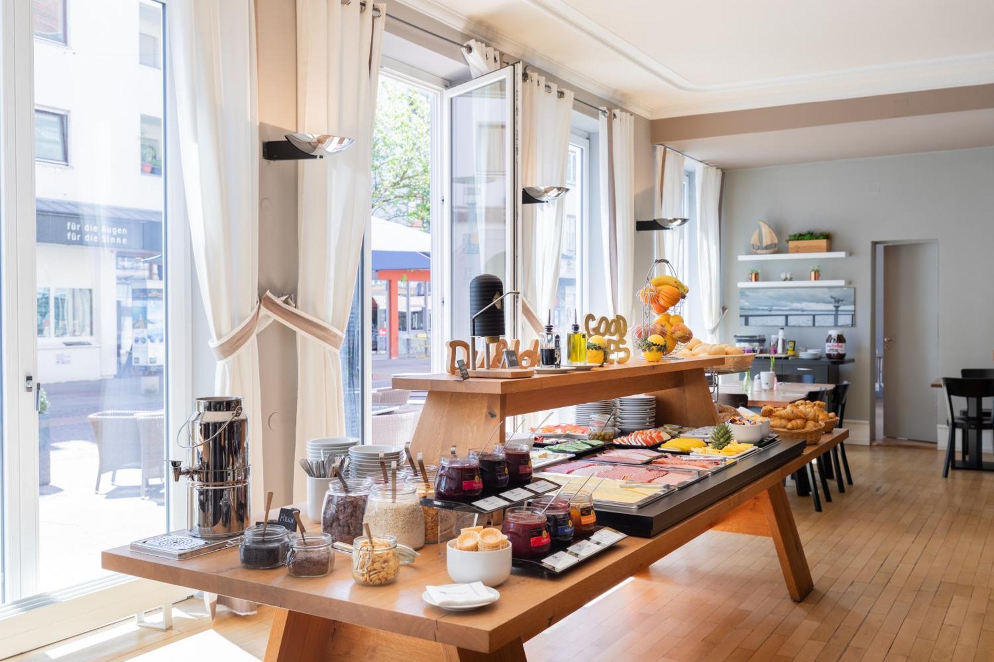 Select Hotel Friedrichshafen Ngoại thất bức ảnh